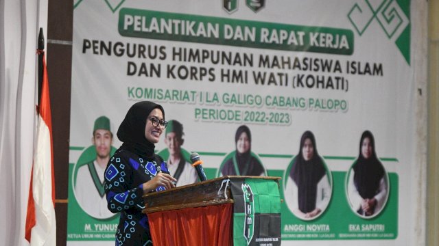 Bupati Luwu Utara, Indah Putri Indriani saat menghadiri pengukuhan Himpunan Mahasiswa Islam (HMI) dan Korps HMI Wati (KOHATI) komisariat I Lagaligo Priode 2022-2023 