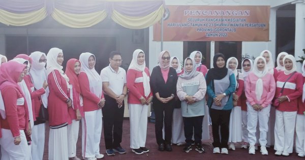 Hadiri HUT Dharma Wanita Gorontalo, Ini Pesan Sukri Botutihe