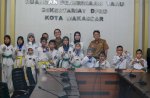 DPRD Makassar Beri Penghargaan Atlet Taekwondo yang Raih Medali di Unhas Cup