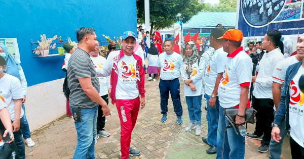 Akhir Pekan, Rudianto Lallo Jalan Sehat Bersama Ratusan Alumni SMPN 36 Makassar