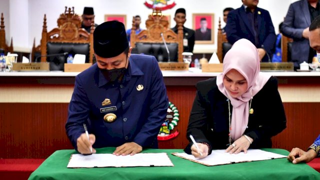 Pemerintah Provinsi Sulawesi Selatan bersama DPRD Sulsel telah menetapkan Anggaran Pendapatan dan Belanja Daerah (APBD) Tahun Anggaran 2023 dalam Rapat Paripurna di Kantor DPRD Sulsel, Selasa (29/11/2022).