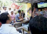 Listrik Lae-lae 24 Jam, Warga Ajak Gubernur Andalan Nonton Bareng Siang Hari