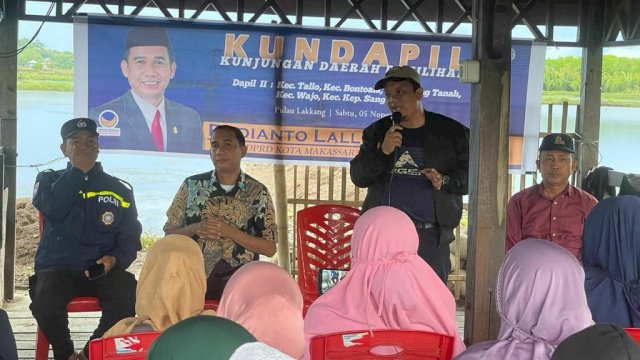 Ketua DPRD Makassar, Rudianto Lallo melakukan kunjungan daerah pemilihan ( Kundapil) di Kelurahan Lakkang, Kecamatan Tallo Kota Makassar, Sabtu (5/11/2022).