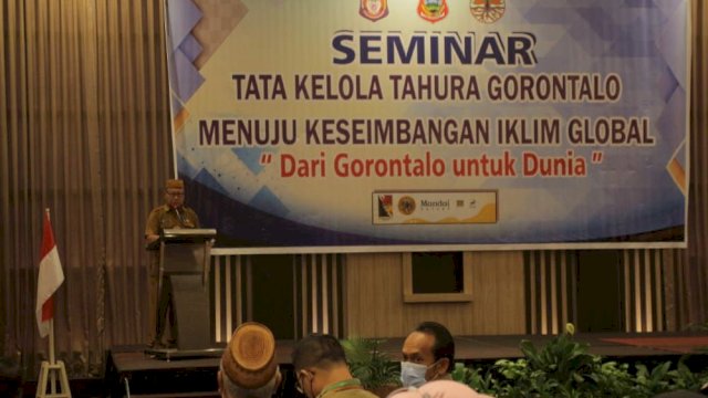 Pemerintah Kabupaten Gorontalo bekerja sama dengan Yayasan Adudu Nantu Internasional (YANI) menggelar Seminar Tata Kelola Tahura (TAHURA) Gorontalo Menuju Keseimbangan Iklim Global yang bertajuk “Dari Gorontalo Untuk Dunia”, di Aston Hotel, Kota Gorontalo (8/11/2022).