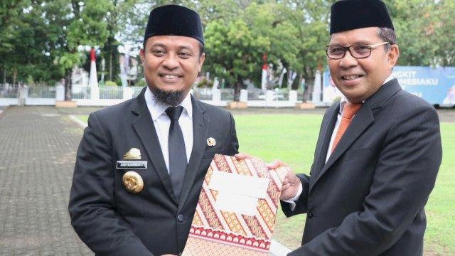 Wali Kota Makassar, Moh. Ramdhan ‘Danny’ Pomanto meraih penghargaan Bulan Imunisasi Anak Nasional (BIAN) 2022.