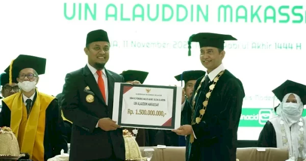 Dies Natalis ke-57 UIN Alauddin, Gubernur Sulsel &#8216;Hadiahi&#8217; Rp1,5 M untuk Masjid