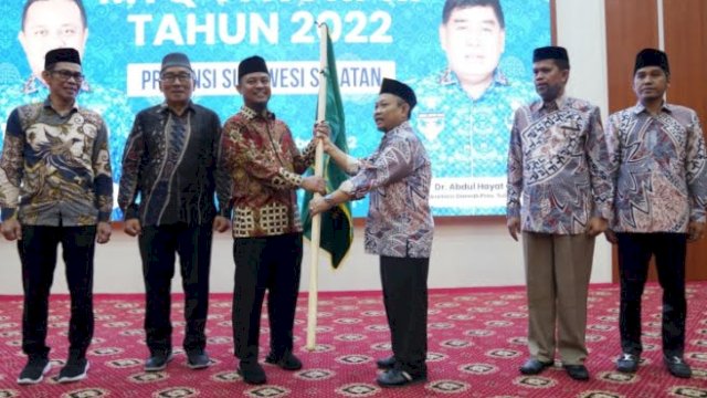  Gubernur Sulawesi-Selatan, Andi Sudirman Sulaiman melepas Kafilah Musabaqah Tilawatil Quran (MTQ) Ke-VI KORPRI Tahun 2022 Provinsi Sulsel di Baruga Karaeng Pattingalloang, Minggu, 6 November 2022.