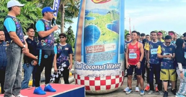 Danny Lepas Peserta Passport De Campus Fun Run 5K Poltekbang Makassar