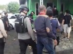 Grebek Lokasi Pesta Miras di Makassar, Polisi Temukan 2 Galon Bekas Wadah Miras