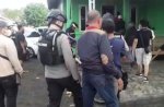 Grebek Lokasi Pesta Miras di Makassar, Polisi Temukan 2 Galon Bekas Wadah Miras