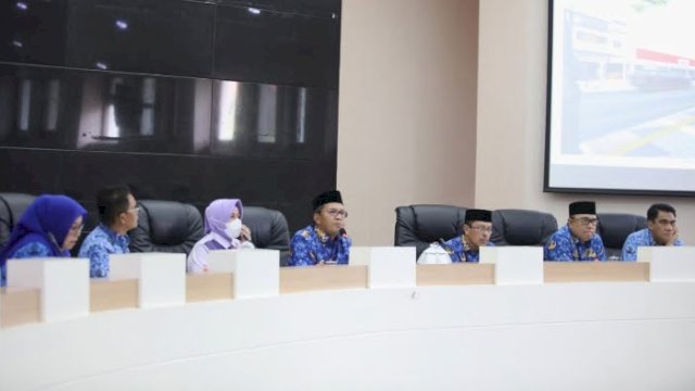 Wali Kota Makassar, Moh. Ramdhan ‘Danny’ Pomanto dalam rapat kordinasi percepatan program Wali Kota dan Wakil Wali Kota Makassar, di Ruang Sipakatau, Balaikota, Selasa (29/11/2022). 