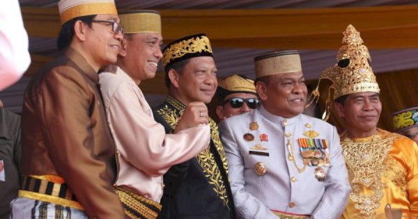 Hadiri HUT Ke-10 Kaltara, Wabup Lutra Dapat Sambutan Hangat Gubernur