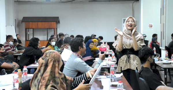Anggota DPR Makassar Budi Hastuti Ingatkan Warga Tentang Rokok