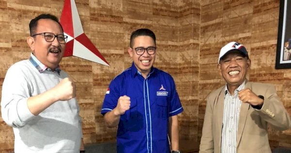 Mantan Ketua Asosiasi Advokat Indonesia Mendaftar Bacaleg DPR RI di Partai Demokrat