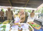 Bupati Indah Ajak Warga Belanja di Pasar Pangan Murah