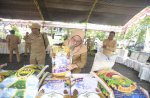 Bupati Indah Ajak Warga Belanja di Pasar Pangan Murah