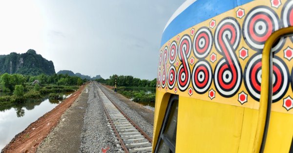 Menhub Soft Launching Operasional Jalur Kereta Pangkep Maros