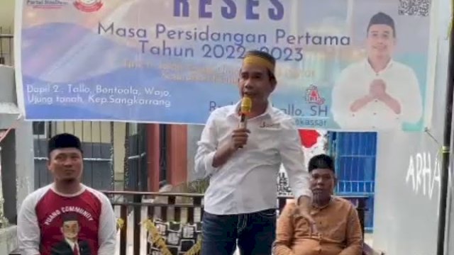 Ketua DPRD Kota Makassar, Rudianto Lallo kembali menyapa warga Kelurahan Kaluku Bodoa dan Pannampu Kecamatan Tallo, Kota Makassar dalam reses (serap aspirasi) masyarakat. Reses di hari pertama dilaksanakan langsung pada dua titik dengan kelurahan berberda.