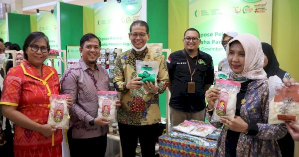 Pemkot Makassar Sabet Penghargaan Keamanan Pangan Terbaik dari Bapanas