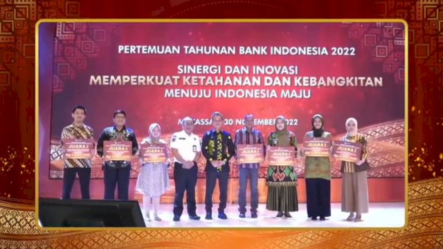 Camat Mappedeceng Nuranifah menjadi pemenang pada ajang Kompetisi Penulisan Artikel Perekonomian Daerah yang dihelat Bank Indonesia Provinsi Sulawesi Selatan sebagai rangkaian Pertemuan Tahunan Bank Indonesia (PTBI) 2022.