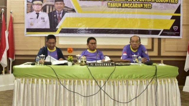 Suasana rapat pimpinan dihadiri seluruh pimpinan OPD yang dipimpin langsung oleh Penjabat Gubernur Gorontalo Hamka Hendra Noer, Jumat (9/12/2022) di Aula Rujab Wakil Gubernur. 