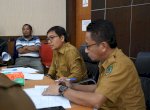 Pimpin Rapat Monitoring, Wabup Lutra Minta Kontraktor Selesaikan Pekerjaan Sesuai Target 
