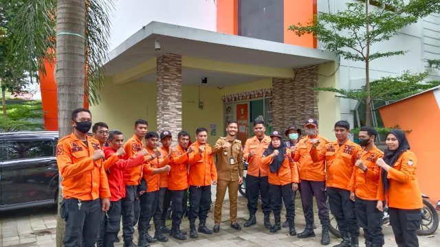 Bidang Kedaruratan dan Logistik, Badan Penanggulangan Bencana Daerah (BPBD) Kota Makassar melakukan kunjungan lapangan dalam rangka koordinasi titik rawan banjir di kantor kelurahan yang tersebar di tiga kecamatan di Kota Makassar.