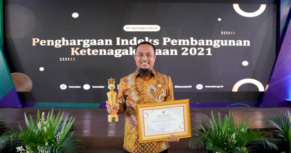 Indonesia Indicator: Gubernur Andi Sudirman Top 3 Politisi Muda Tervokal