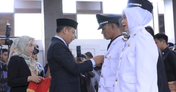 Lantik 37 Kades Terpilih, Bupati Syamsari Ajak Ciptakan Prestasi