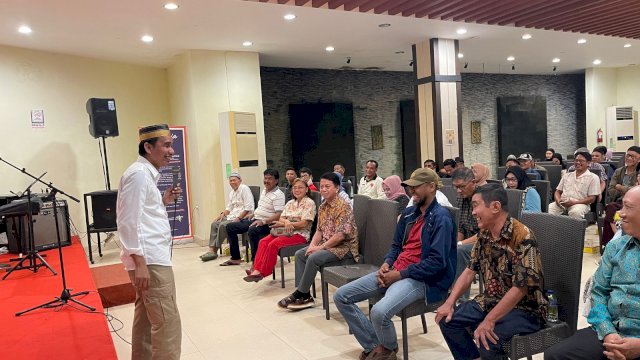 Ketua DPRD Makasar Rudianto Lallo saat memenuhi undangan silaturahmi dengan pejabat ketua RT dan RW serta puluhan tokoh masyarakakat se-Kecamatan Biringkanayya, Kota Makassar, Minggu (18/12/2022).