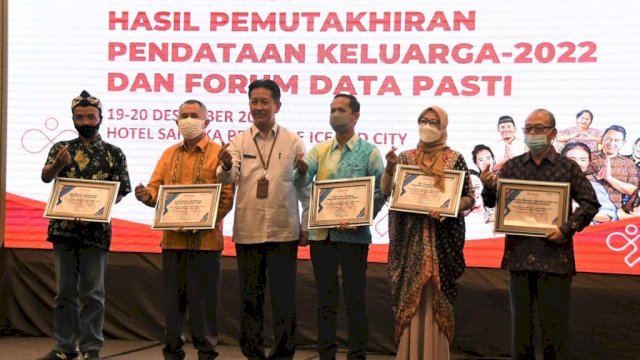 Takalar Raih Penghargaan Nasional, Terbaik Pemutakhiran Data Keluarga