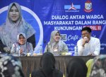 Fatma wahyuddin Tinjau Proses Pengerjaan Drainase dan Paving Blok