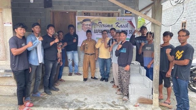 Anggota Komisi V DPR RI Muhammad Fauzi melakukan peninjauan program Bantuan Stimulan Perumahan Swadaya (BSPS) atau bedah rumah di Luwu Timur, Senin (26/12/2022).