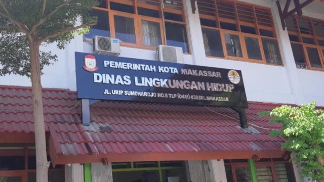 Kantor Dinas Lingkungan Hidup Kota Makassar.