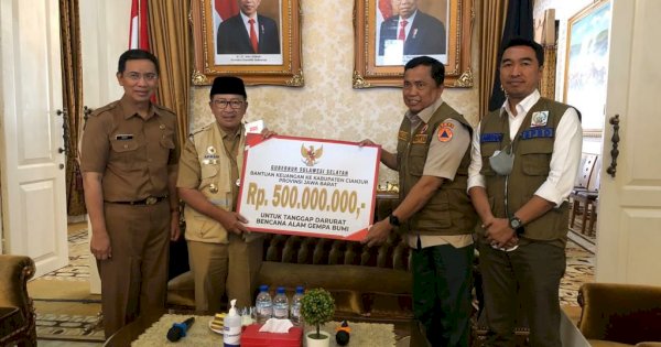 Pemprov Sulsel Serahkan Bantuan Rp500 Juta untuk Korban Gempa di Cianjur