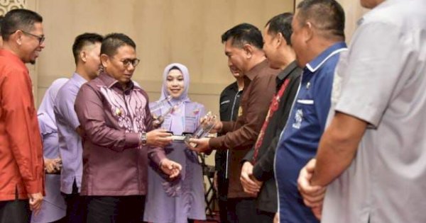 Inspektor Beri Penghargaan kepada Pegawai dan OPD Terbaik LHKPN, Ini Kata Penjagub Hamka