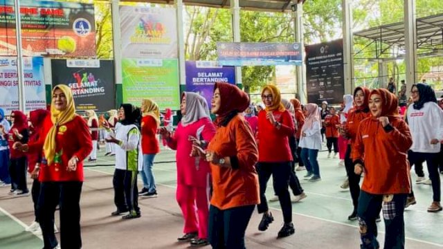 Ketua PKK Gorontalo Apresiasi Lomba Dance Line Morego yang Digelar di UNG