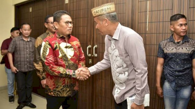 Danrem 133 NWB Amrin Ibrahim dengan Penjabat Gubernur Gorontalo dan jajaran Forkopimda Gorontalo pada acara silaturahmi dan perpisahan Danrem Amrin Ibrahim,Senin, (12/12/2022), di ballroom Hotel Damhil Kota Gorontalo.