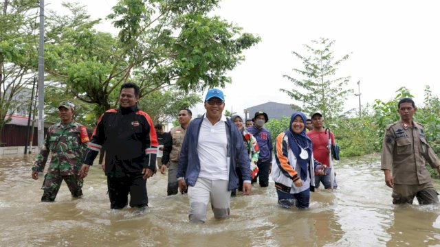 Wali Kota Danny Pomanto Turun Langsung Evakuasi Korban Banjir di Antang