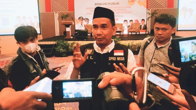 Ketua DPRD Makassar, Rudianto Lallo saat diskusi publik Masalah Aktual Kemasyarakatan yang digelar DPRD Makassar di Sandeq Ballroom Hotel Claro Makassar Jl AP Pettarani, Senin (24/12/2022). (foto: Abatanews)