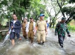 Danny Pomanto Tinjau Lokasi Banjir di Paccerakkang, Sekaligus Salurkan Bantuan