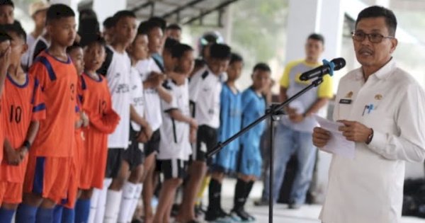 Jaring Pesepak Bola Muda, Pemkab Lutra Gelar Kompetisi Pelajar 