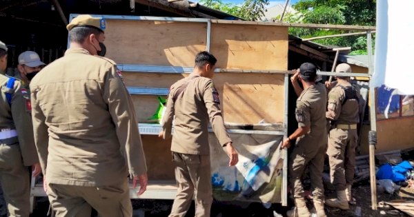 Satpol PP Sulsel Tertibkan PKL di Stadion Barombong 