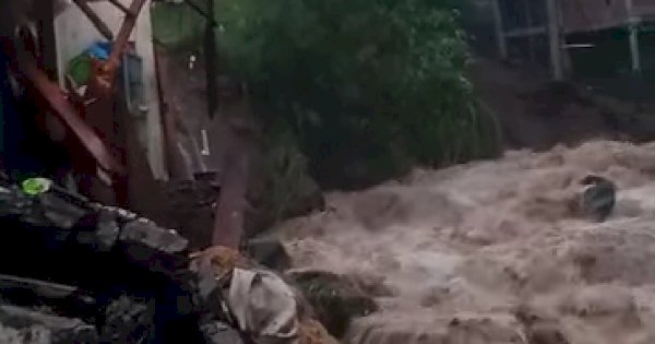 Terjebak di Reruntuhan Bangunan, 3 Orang jadi Korban Longsor di Gowa