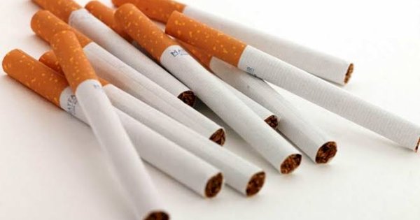 Jokowi Teken PP Kesehatan, Warung Dilarang Jual Rokok Eceran 