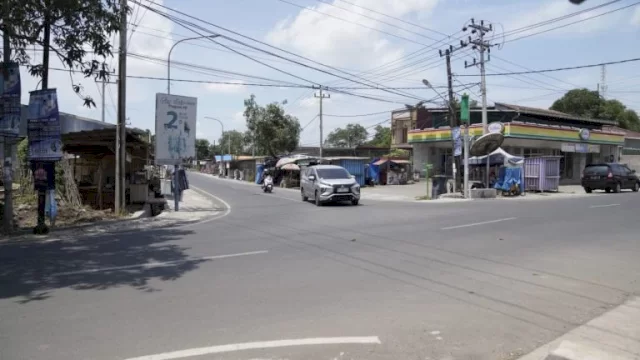 Warga Pattallassang Gowa Senang Jalanan di Daerahnya Tak Berdebu Lagi