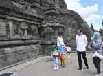 Jokowi Ajak Cucunya Wisata Edukasi ke Candi Prambanan