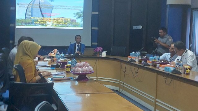 Camat Tallo Kota Makassar, Alamsyah Sahabuddin, menjalani ujian proposal penelitian untuk meraih gelar doktor di Program Pascasarjana Universitas Negeri Makassar (PPs UNM)