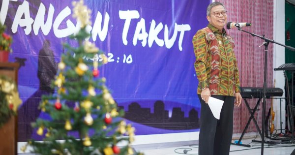 Hadiri Perayaan Natal PGPI, TP Kenang Masa Kecil di Gereja Bukit Zaitun Parepare