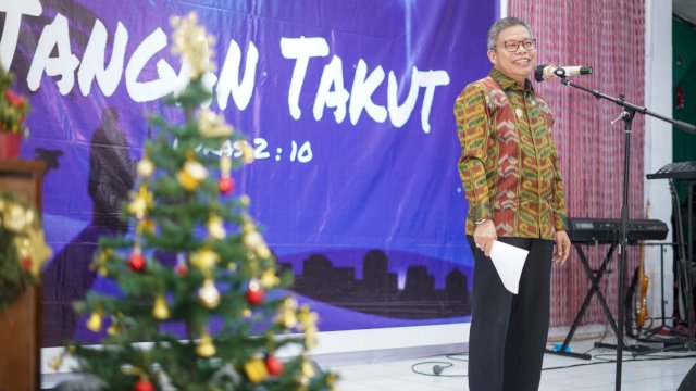 Wali Kota Parepare, Taufan Pawe (TP) menghadiri Perayaan Hari Natal Persekutuan Gereja-Gereja Pantekosta Indonesia (PGPI) Kota Parepare, di Gereja Pentakosta Bukit Zaitun, Jalan Andi Mallarangeng, Kota Parepare, Jumat, (6/1/2023).